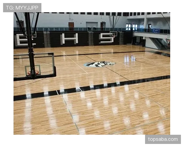 交换场地规则如何影响下半场比赛判罚与裁判视角？